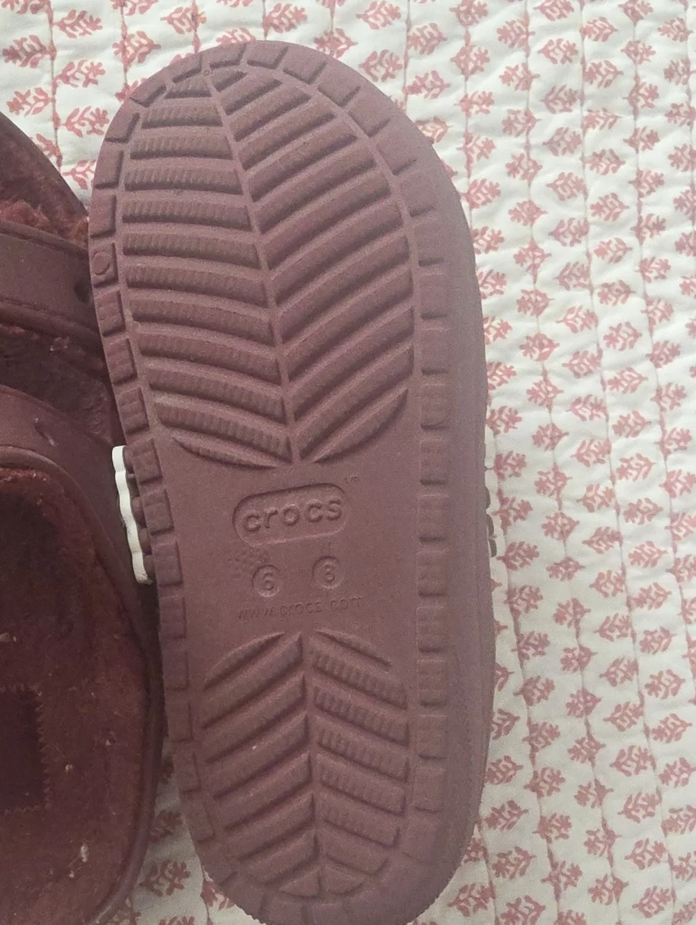 CROCS Men's Burgundy Plush-Lined Slip-On Clogs